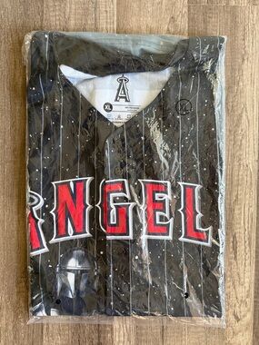 Los Angeles Angels of Anaheim Mandolorian and  Grogu Baseball Jersey Size XL